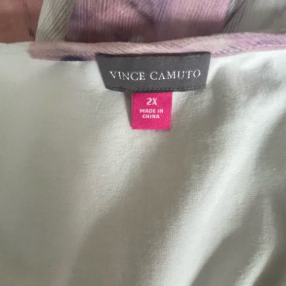 Vince Camuto Floral top - Picture 6 of 8